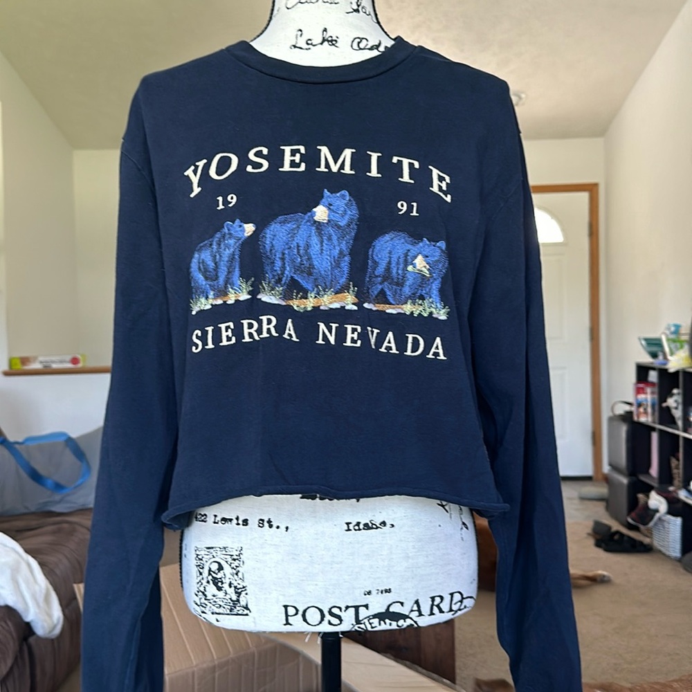 Brandy Melville Cropped crewneck